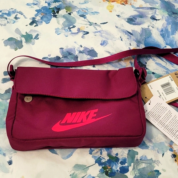 Nike Bags Nwt Nike Crossbody Sports Bag Poshmark